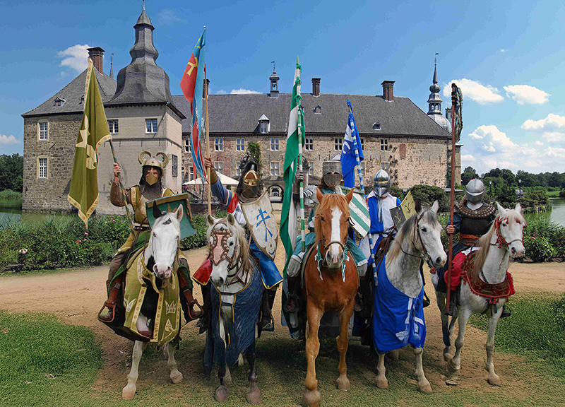 Ritter vor Schloss Lembeck